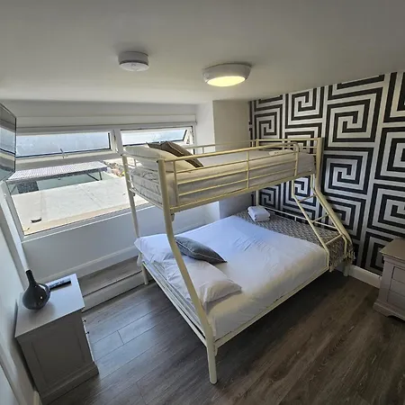 Stylish Centre Hideaway & Private Hot Tub شقة غالواي