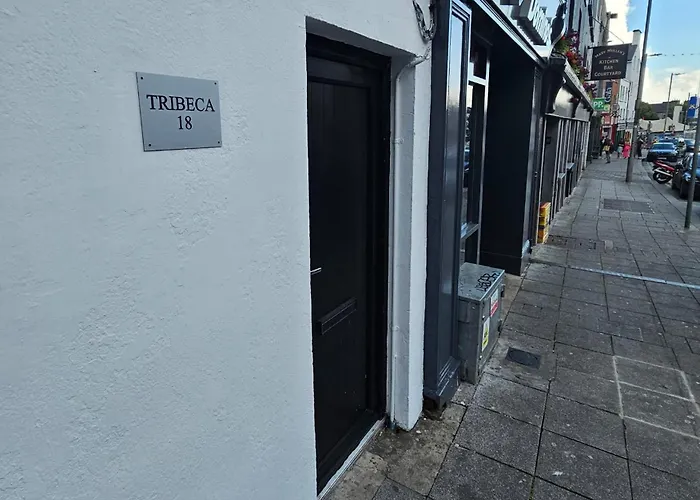 Stylish Centre Hideaway & Private Hot Tub アパート *