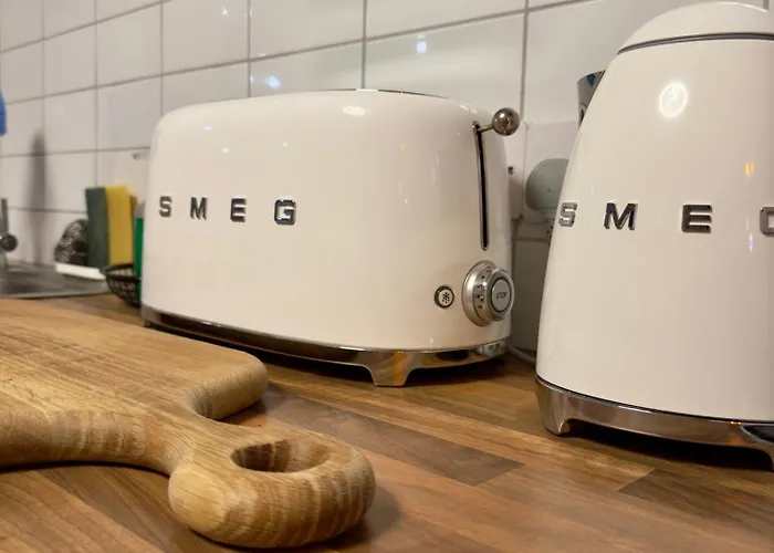 Stylish Centre Hideaway & Private Hot Tub Apartment Galway