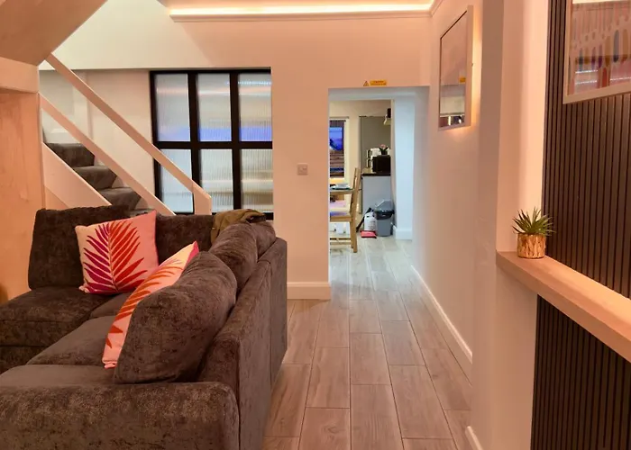 Stylish Centre Hideaway & Private Hot Tub アパート