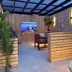 Appartement Stylish Centre Hideaway & Private Hot Tub