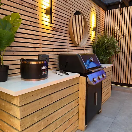 Stylish Centre Hideaway & Private Hot Tub 公寓 戈尔韦