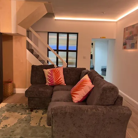 Stylish Centre Hideaway & Private Hot Tub 公寓 戈尔韦